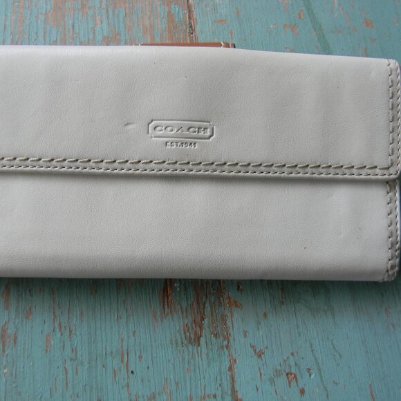 COACH CREAM LEATHER TAN TRIM TURNLOCK LARGE CLUTCH WALLET - Picture 5 of 8